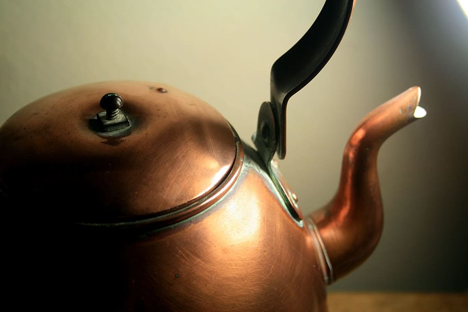 selective, focus photography, brass kettle, copper kettle, kettle, copper, shine, old, polished, human body part
