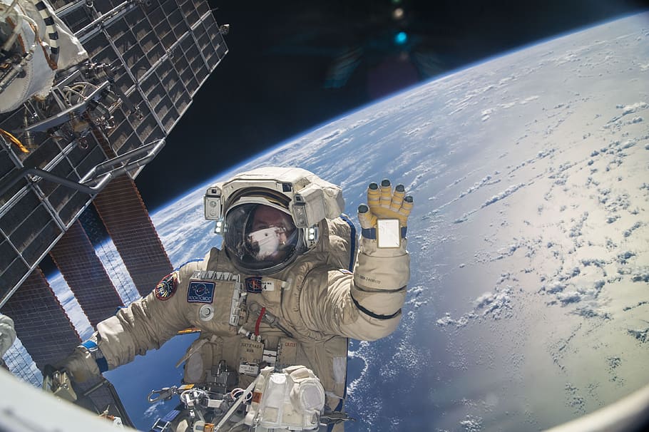 astronauta, exterior, espacio, caminata espacial, nave espacial, herramientas, traje, paquete, correa, flotante