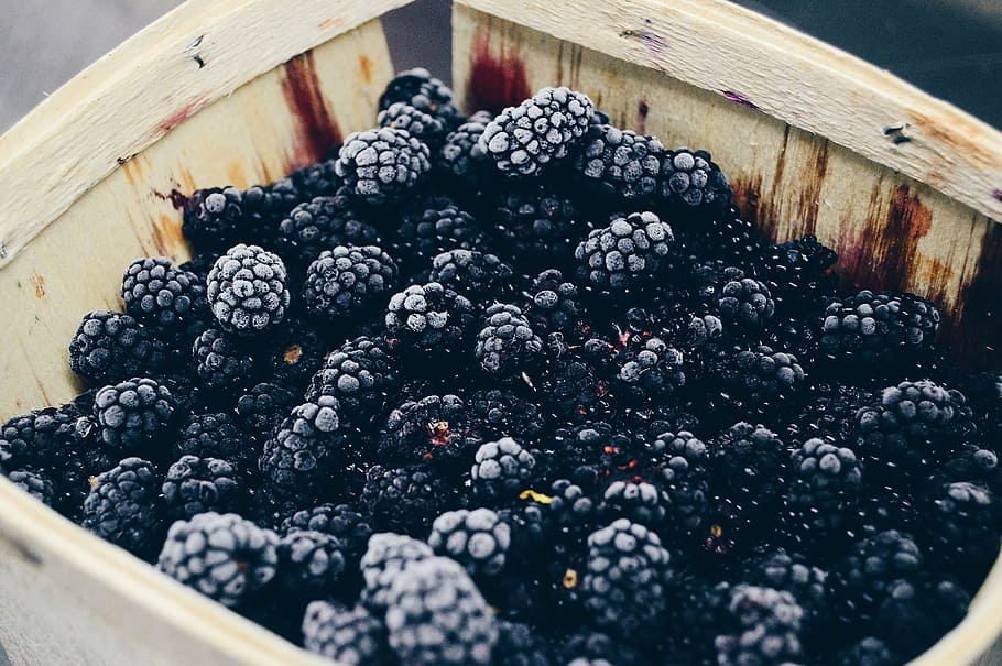 berries, brown, wooden, container, blackberry, fruits, lot, blackberries, food, healthy