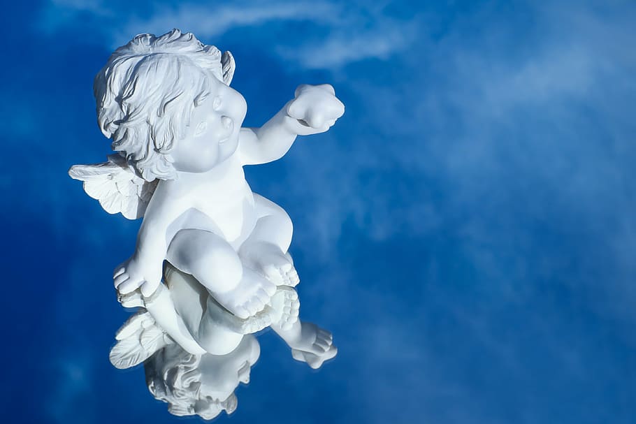 blanco, cerámica, figurilla de querubín, refleja, azul, agua, ángel, figura, sentado, schutzengelchen