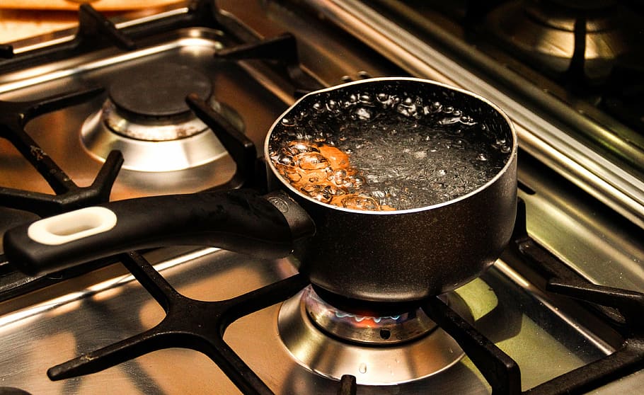 boiling water, pan, water, kitchen, fire, stove, œuf, burner - Stove Top, cooking, heat - Temperature