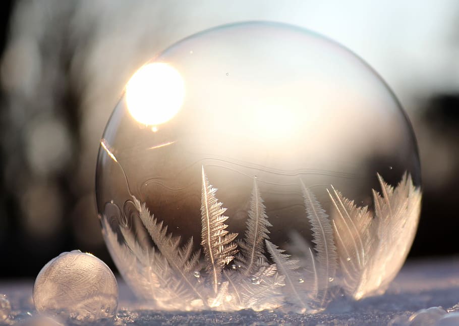 white, feather glass globe, soap bubble, frost blister, eiskristalle, frozen, winter, cold, bubble, back light