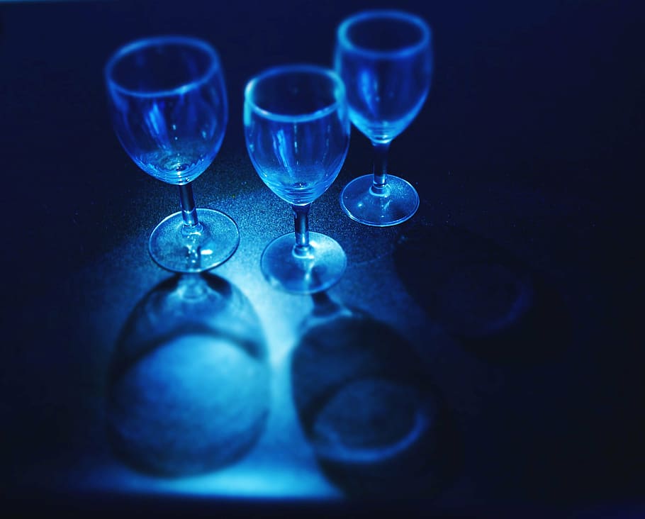 blue, close-up view, glasses, wineglass, drinking glass, wine, close-up, indoors, freshness, day