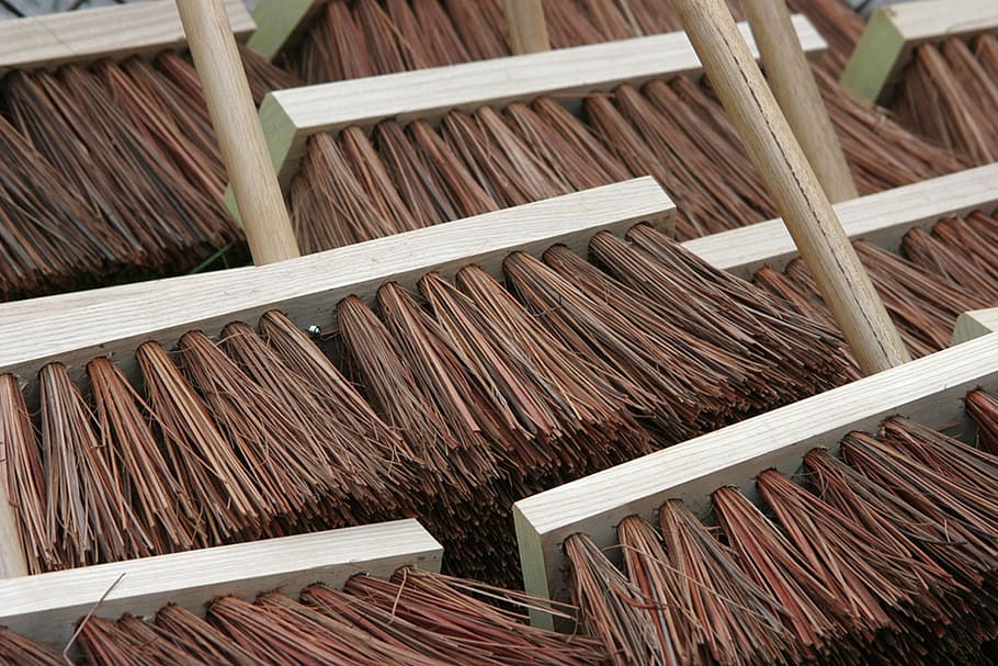 shallow, focus photography, brown, floor brushes, brooms, close up, sweep, wooden, bristles, volunteer