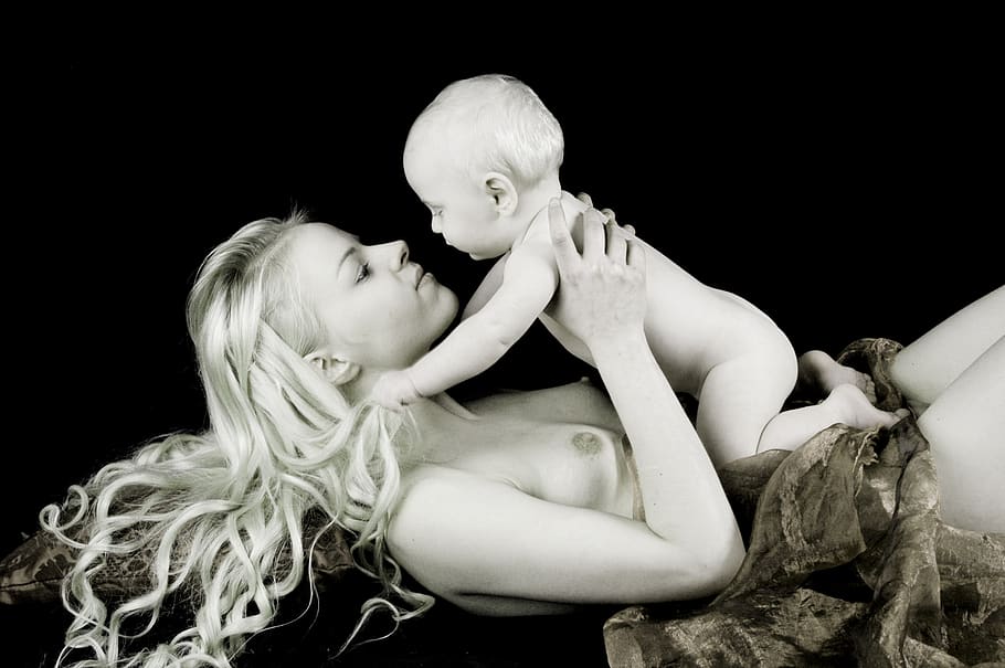 young woman, blonde, baby, mother and child, beauty, balance, satisfied, unconcernedly, relax, nice