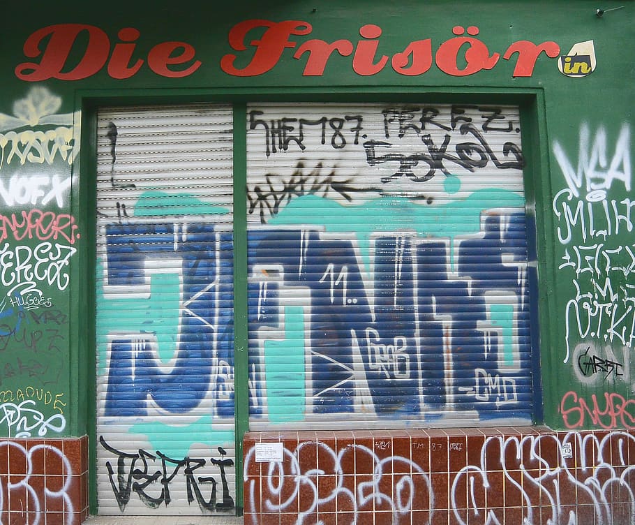 arte callejero, graffiti, pintura mural, arte urbano, alternativa, rociador, berlín, kreuzberg, peluquería, persiana enrollable