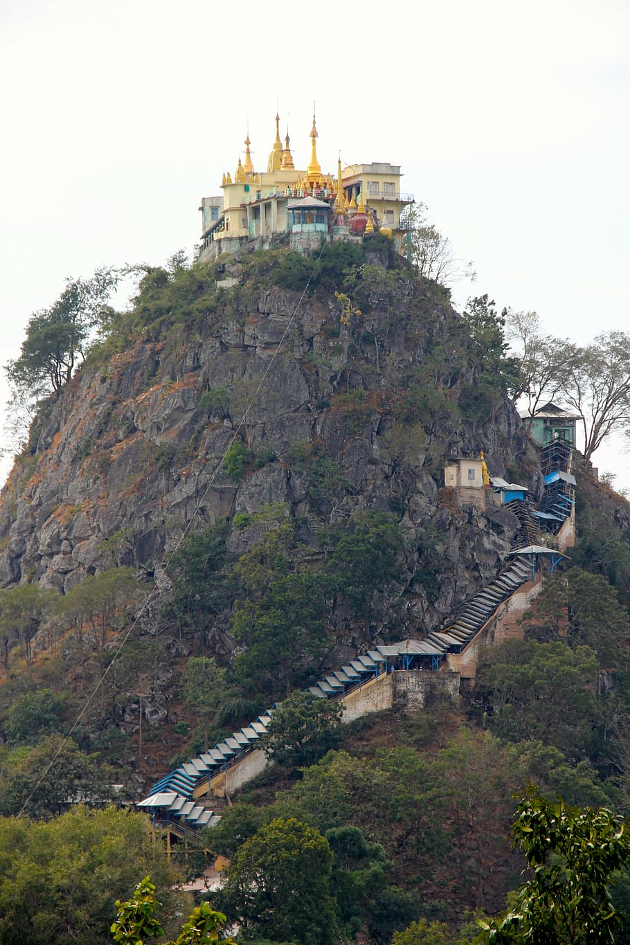 monte popa, popa, myanmar, santo, montaña, asia, birmania, templo, estructura construida, arquitectura