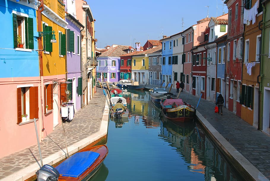 boats onb stream, daytime, murano, island, italy, venice, italian, building, architecture, colorful