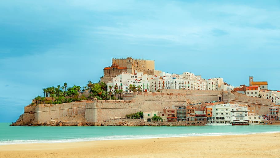 cidade, castelo, praia, casas, centro histórico, historicamente, verão, areia, espanha, porto do mar