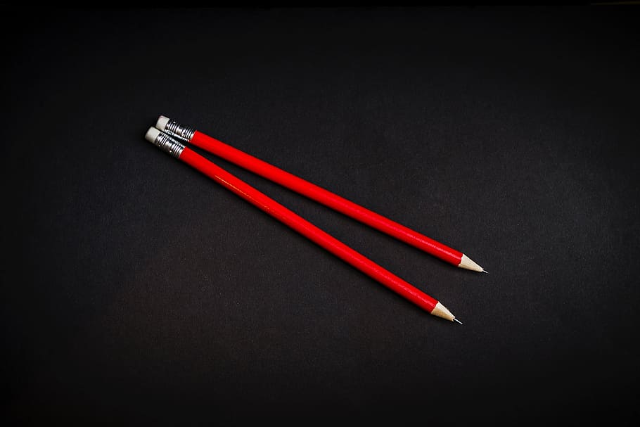 dos lápices rojos, rojo, lápiz, escribir, arte, dibujo, borrador, fondo negro, interior, instrumento de escritura