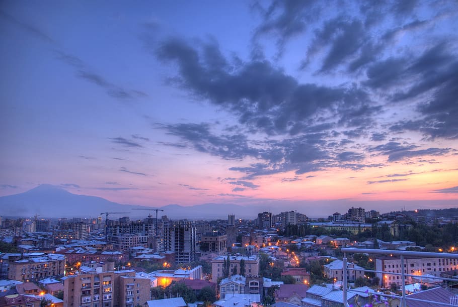 aérea, fotografía, ciudad, gris, nubes, puesta de sol, Ereván, Armenia, edificios, arquitectura
