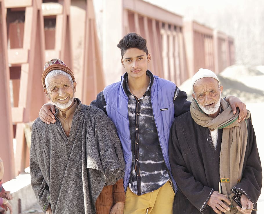 hombre, gente, grupo, retrato, cultura de Cachemira, familia, unión, anciano, Adulto mayor, mirando a la cámara
