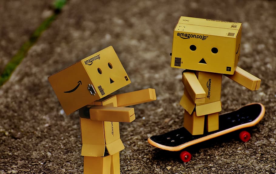 danbo, skateboard, drive, funny, figure, sweet, yellow, toy, close-up, focus on foreground