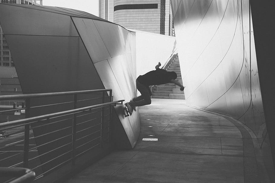 skateboard, skater, grind, trik, ramp, dinding, beton, railing, hitam dan putih, satu orang