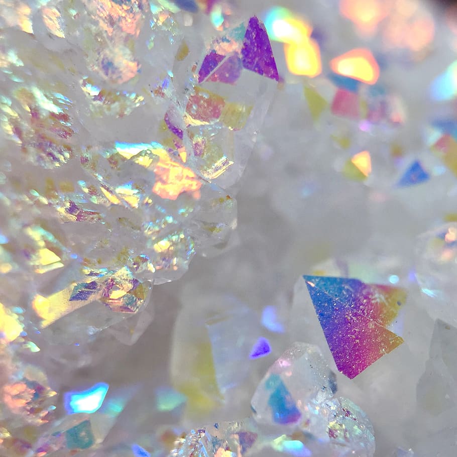 crystal lot yang jelas, angel aura, opal aura, aura, quartz, cluster, druzy, geode, putih, pelangi
