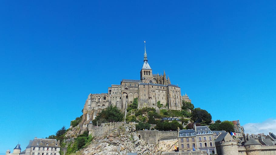 mont saint michel, france, church, mountain, architecture, building exterior, built structure, sky, history, the past