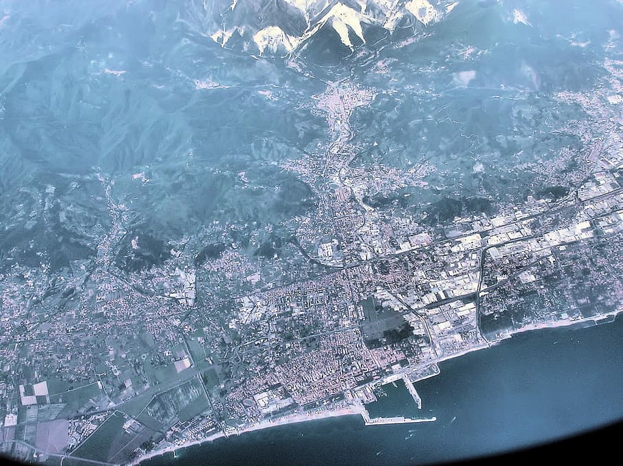 Carrara, Italia, Imagen de satélite, ciudad, fotos, geografía, dominio público, foto espacial, topografía, urbano