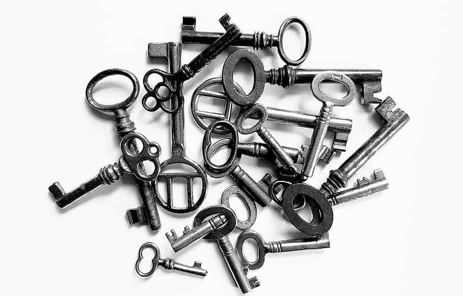 grayscale photo, pile, skeleton keys, key, close up, open, door key, security, close to, metal