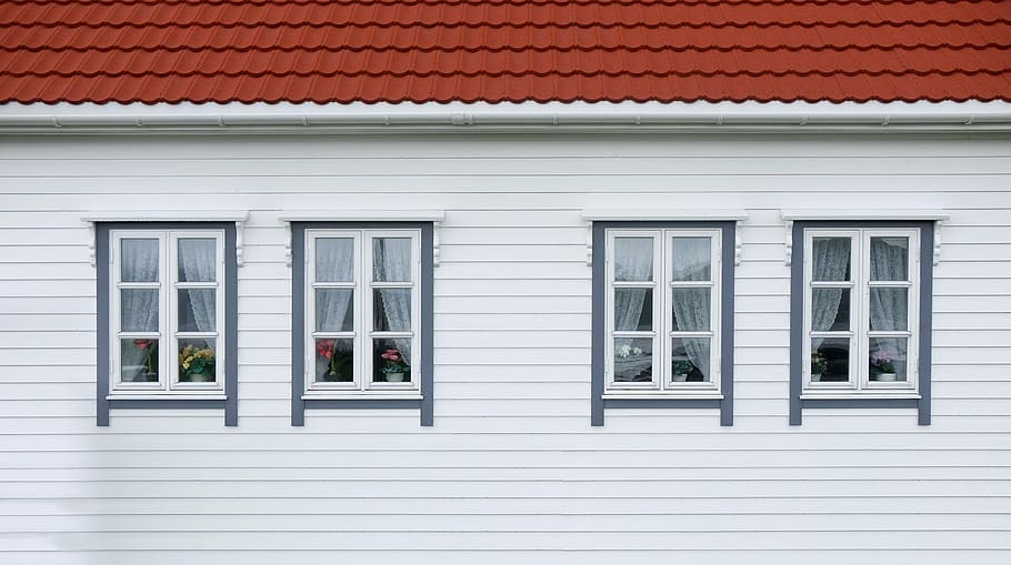 quatro, branco, de madeira, janelas, fechado, pintar, casa, marrom, telhado, vermelho
