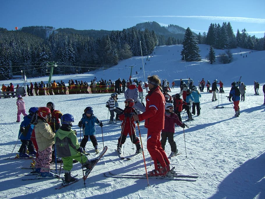 ski lessons, children's ski course, ski instructors, skiing, winter, white, blue, colorful, snow, sky