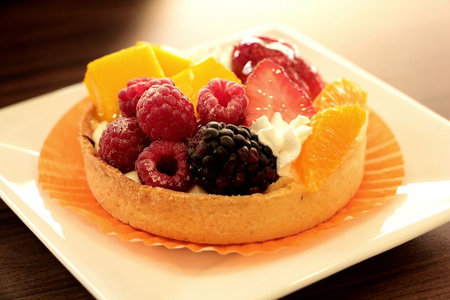 dessert, berries, fruits tart, fruits dessert, food, sweet food, food and drink, plate, fruit, cake