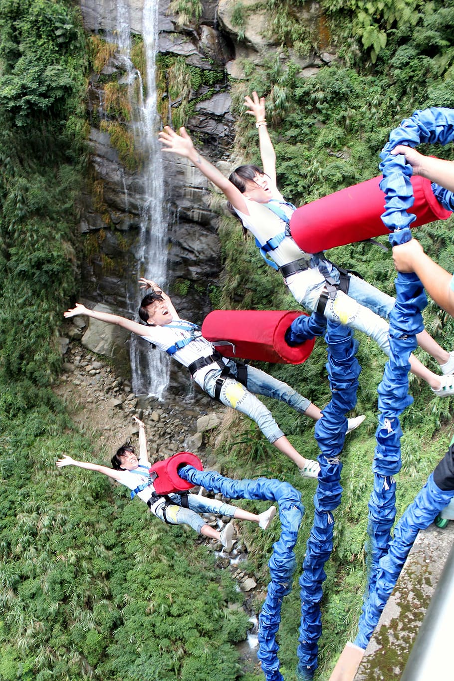 bungee jumping, jump, extremely unusual conditions, bungee, outdoors, nature, people, child, leisure activity, real people