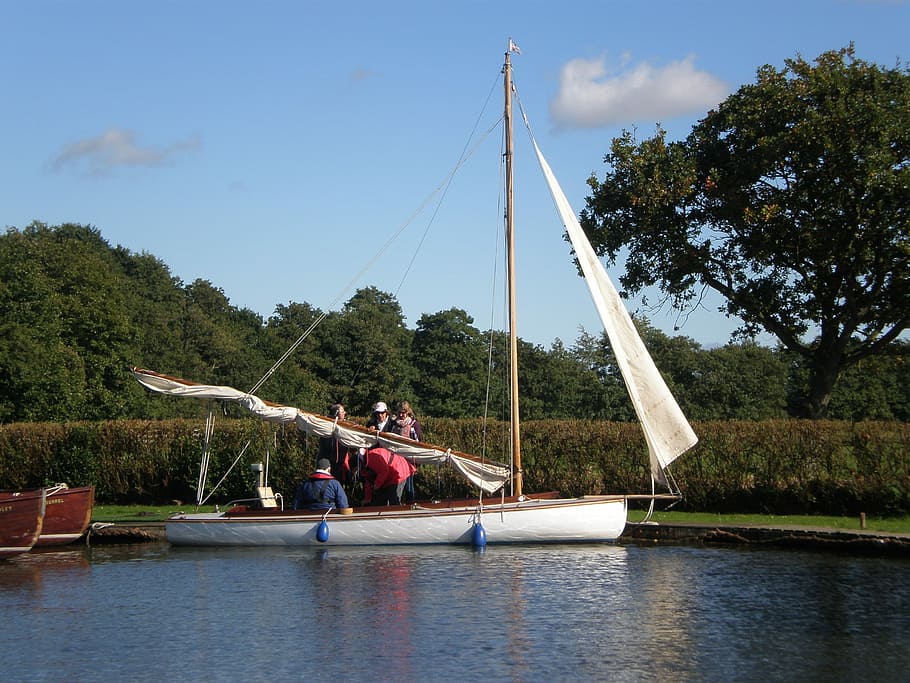 Sailing, Norfolk Broads, Hunter, Yard, hunter's yard, ludham, boat building, traditional, sails, sailing boat