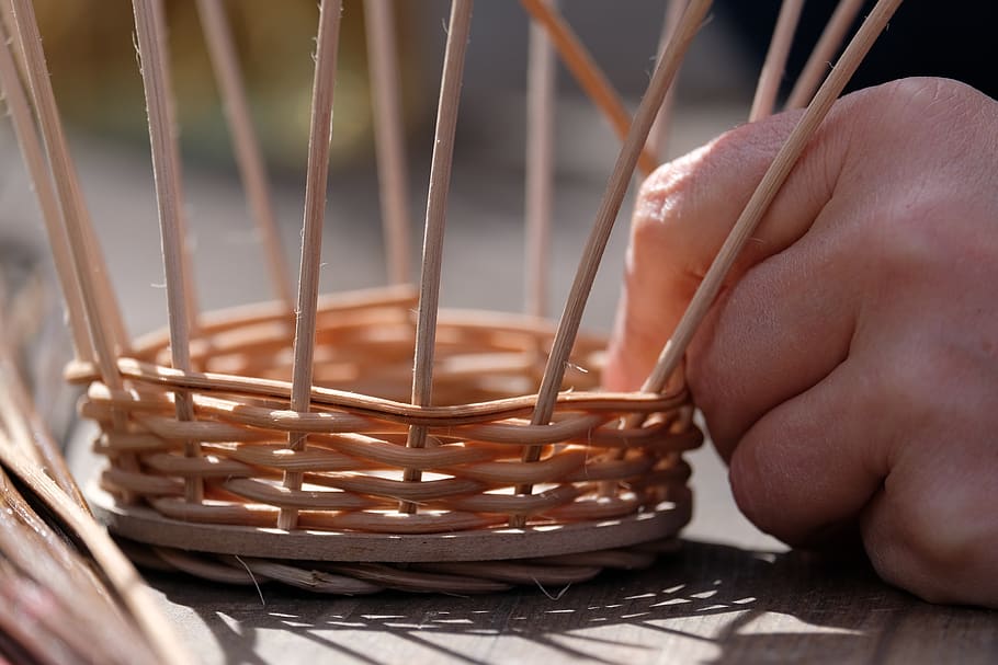 basket, graze, wood, hand, craft, basket weave, human body part, human hand, close-up, one person
