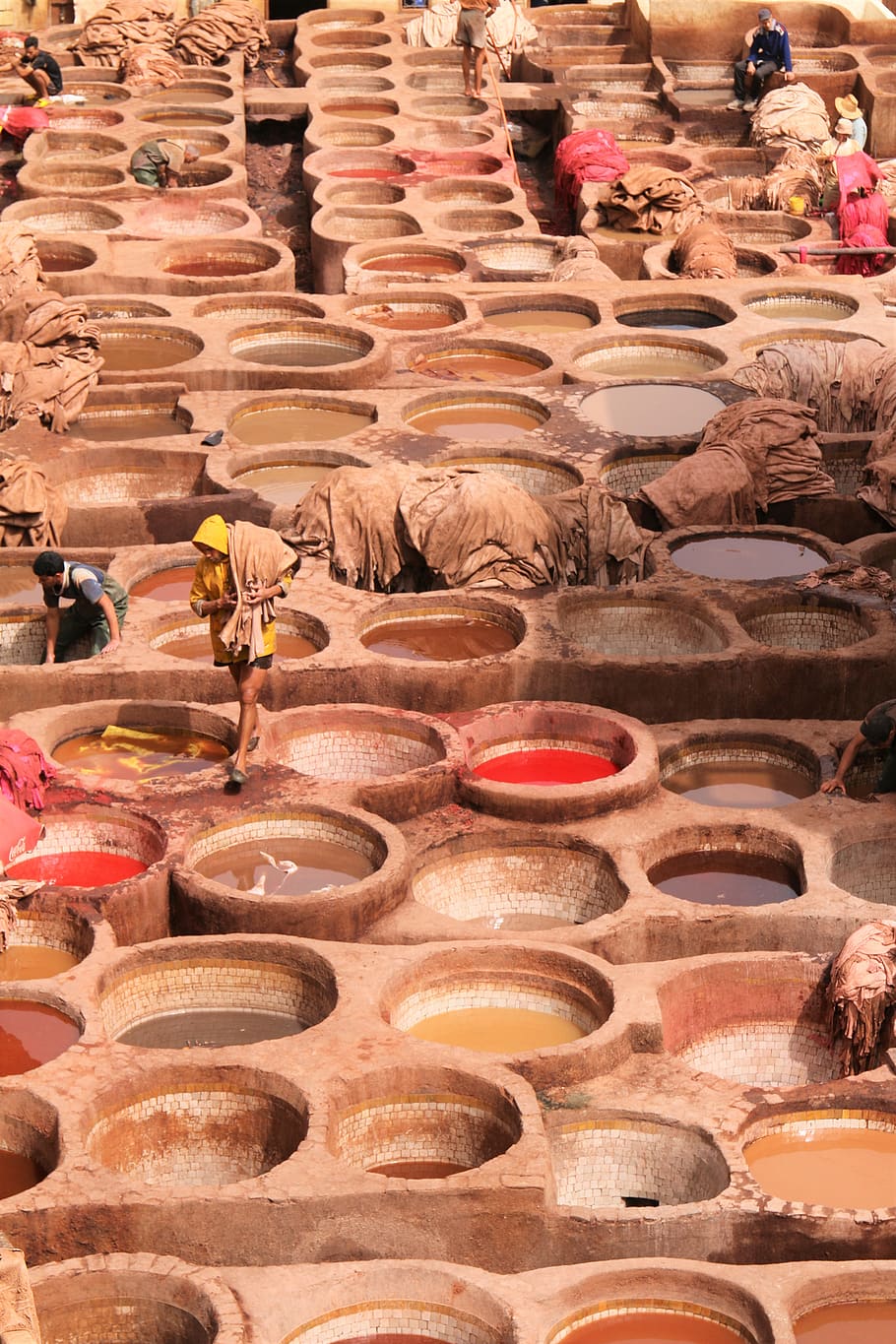 dyeing, tradition, morocco, kasbah, craft, fes, jars, poverty, architecture, high angle view