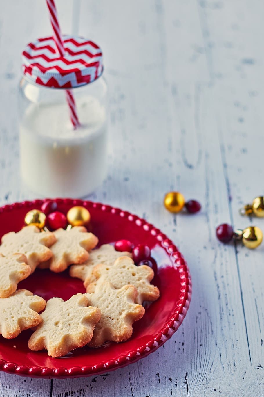 ミルク, クッキー, クリスマス, お祝い, 休日, ショートブレッド, スナック, お菓子, 食べ物, 素朴な