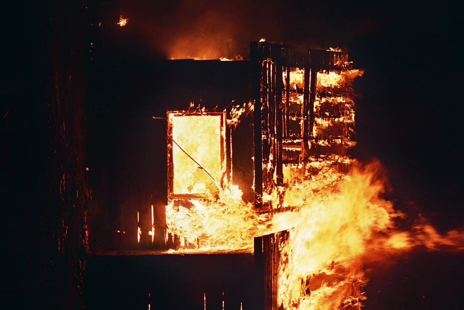 casa em chamas, queima, bombeiros, chamas, calor, quente, casa, temperatura ambiente, chama, indústria