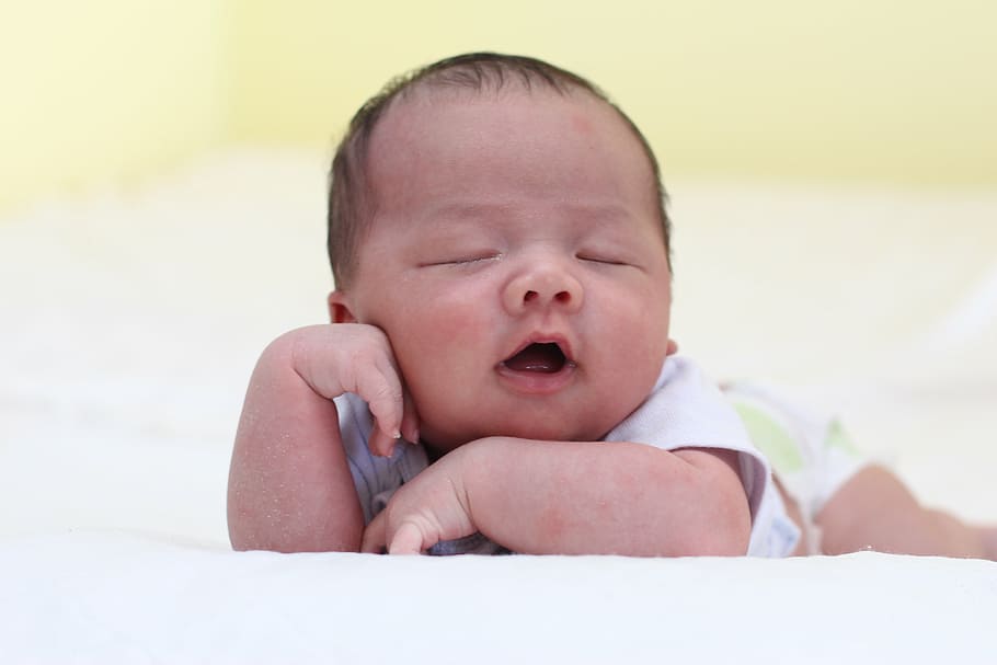 bebê, inclinando-se, têxtil, bebê dormindo, sonhando, tristeza, apenas bebês, perturbado, uma pessoa, gritando