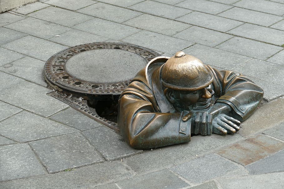 man, hole statue, Bratislava, Slovakia, City, Old Town, downtown, capital, road, lid