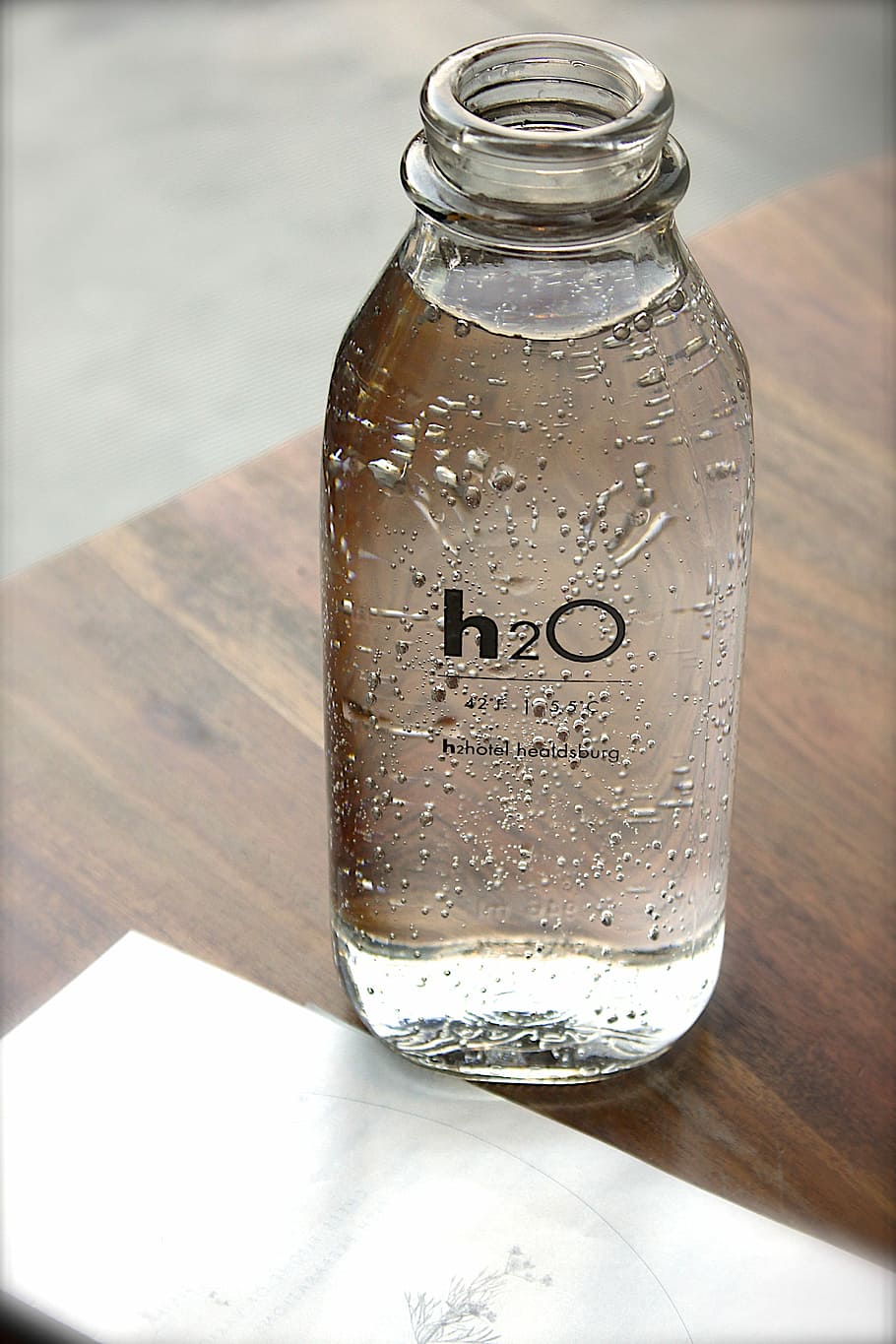 Бутылка с водой, бутылка, пузыри, напитки, газированные, вода, освежающие, газированные напитки, стекло - Материал, жидкость