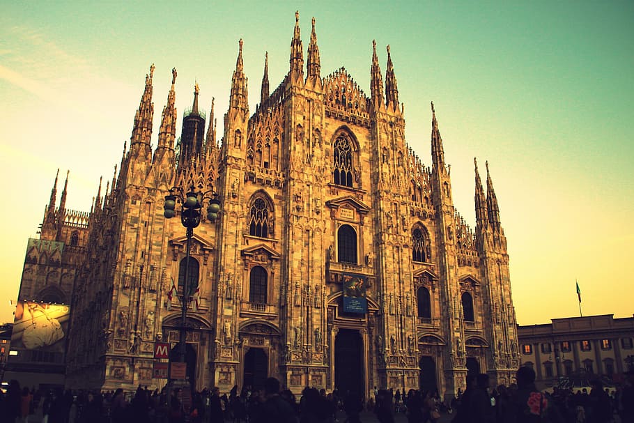 marrón, hormigón, catedral, durante el día, milán, duomo, monumento, italia, arquitectura, centro de la ciudad