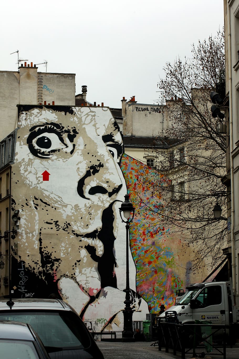 man, finger, lips building wall paint, art, color, abstract, salvador dalí, surrealism, muse, paris