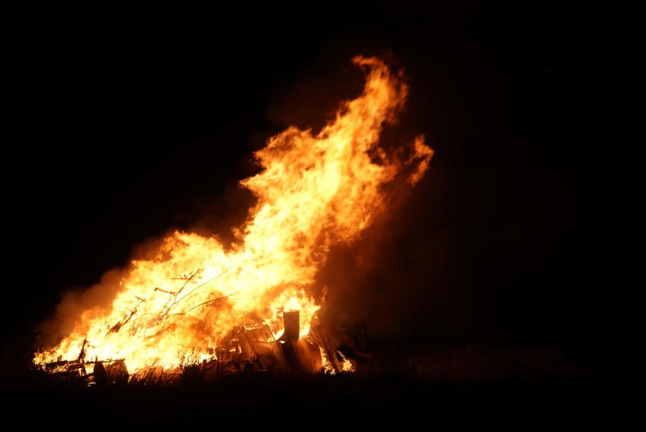 bonfire, scotland, st combs, aberdeenshire, guy fawkes, dragon, burning, fire, flame, fire - natural phenomenon