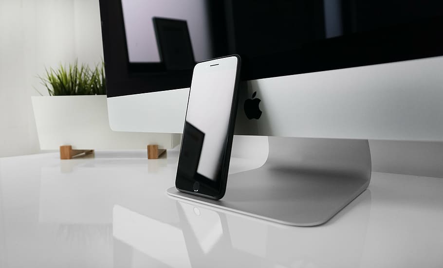 black iphone 7, jet, black, iphone, leaning, silver, imac, table, black and white, apple