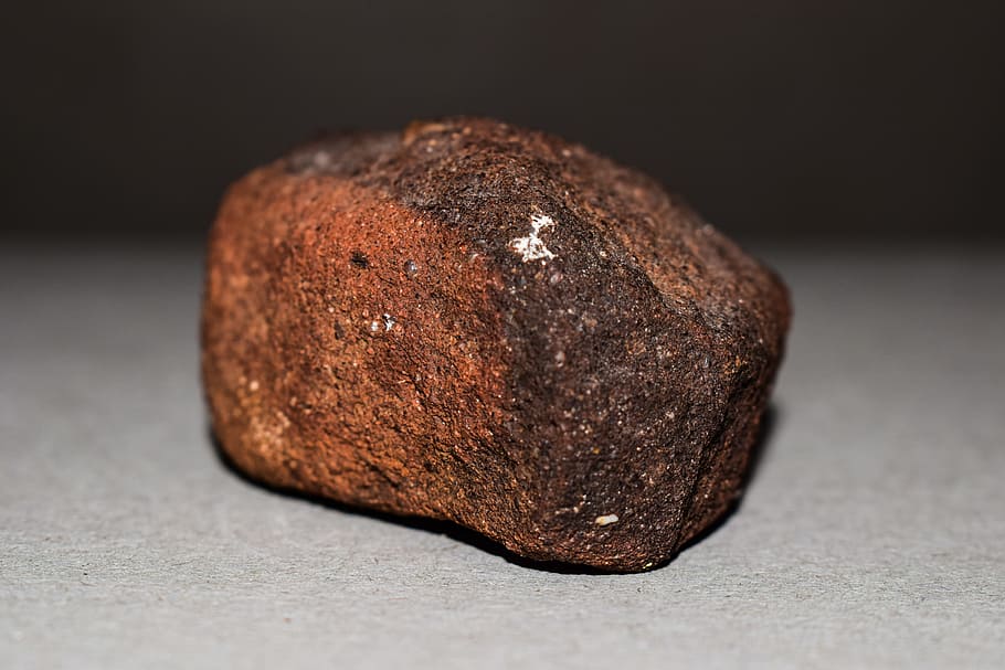 meteorit, batu, alam, luar angkasa, sains, objek tunggal, makanan dan minuman, foto studio, cokelat, makanan