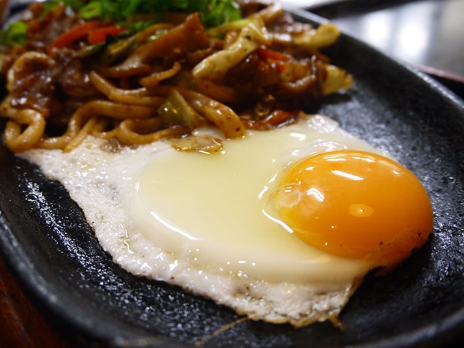 Huevo, fideos Udon, huevo frito, desayuno, comida y bebida, nadie, yema de huevo, Comida, alimentación saludable, listo para comer
