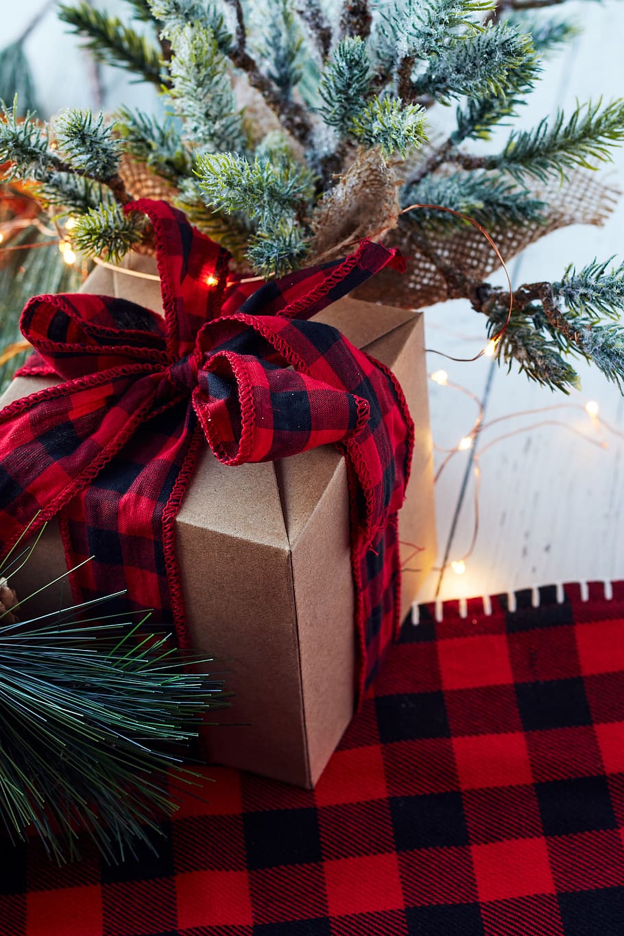 seasonal, backgrounds, christmas, ribbon, pine, tree, festive, holiday, red, merry