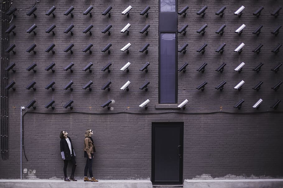 CCTV 카메라, 초점을 맞춘, 두, 명, 건물, CCTV, 문, 여자, 숙녀, 무늬