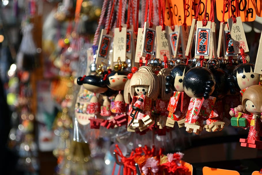 berbagai macam, gantungan kunci karakter, jepang, tokyo, asakusa, asia, travel, turis, souvenir, tradisional