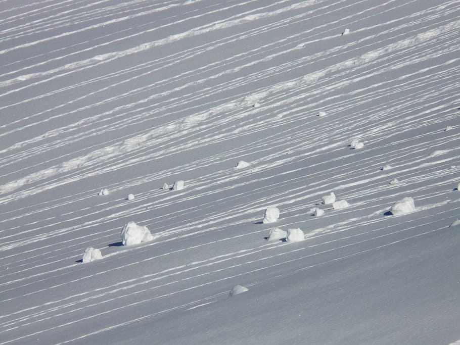 Snow, Block, Chunks, Wintry, snow block, chunks of snow, trace, roll, slope, avalanche