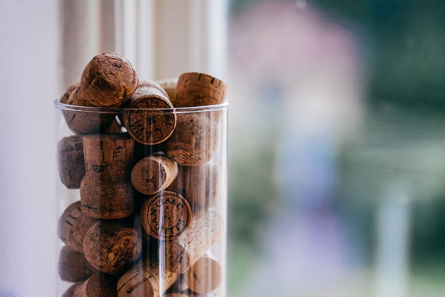 blur, glass, wood, display, art, focus on foreground, close-up, food and drink, selective focus, day