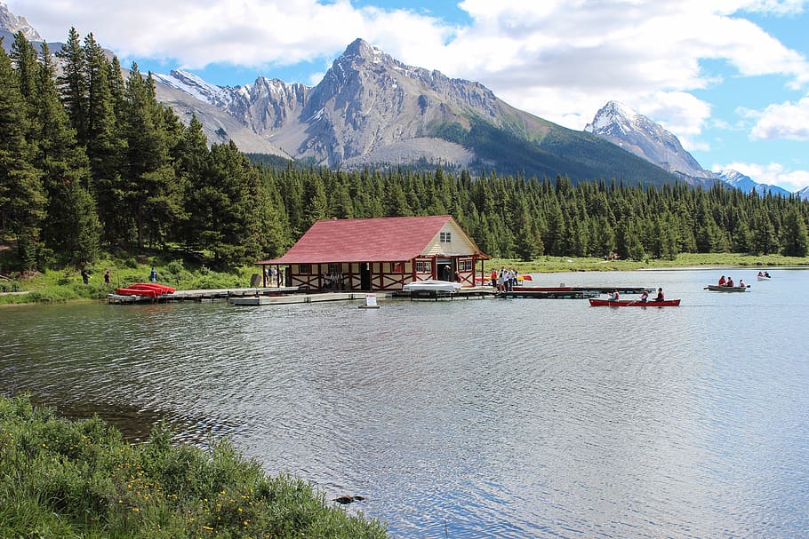 maligne lake, canoe rental, canadian rockies, mountains, blue, boat, boating, canada, canadian, canoe