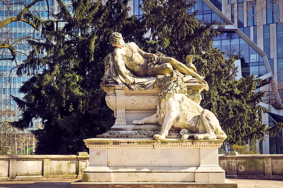 statue, monument, figure, lion, sculpture, artwork, commemorate, stone, man, düsseldorf