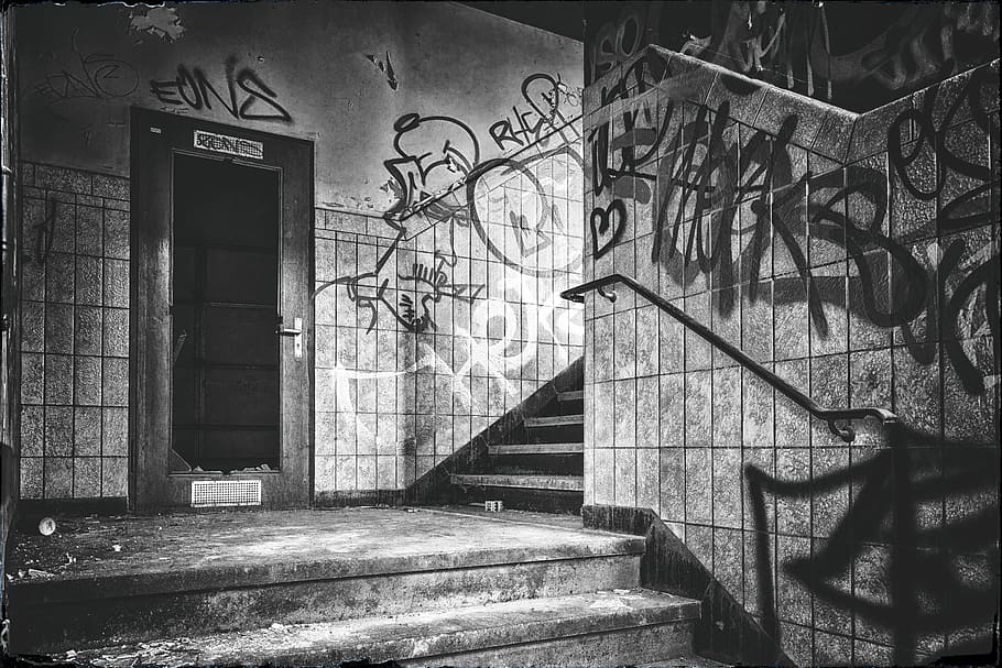 graffiti, walls, inside, building, lost places, black white, pforphoto, mystical, mood, dark
