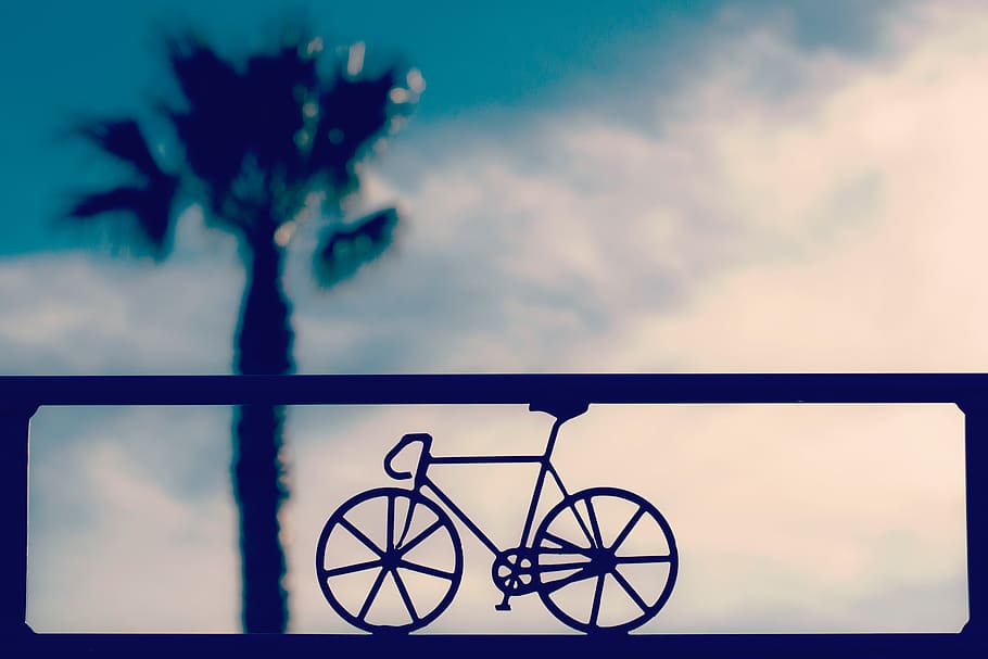 bicicleta, triangular, forma, roda, desfoque, céu, nuvens, árvore, planta, natureza