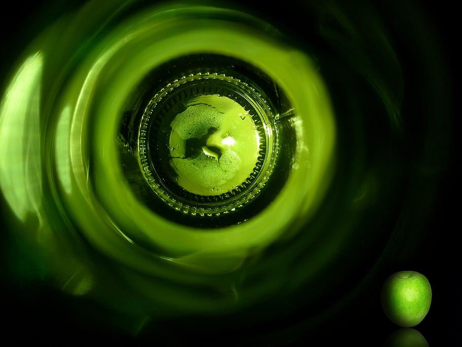 verde, la parte inferior de la botella, bebida, los detalles del tubo, alcohol, cerveza, vacío, vidrio, limpio, color verde